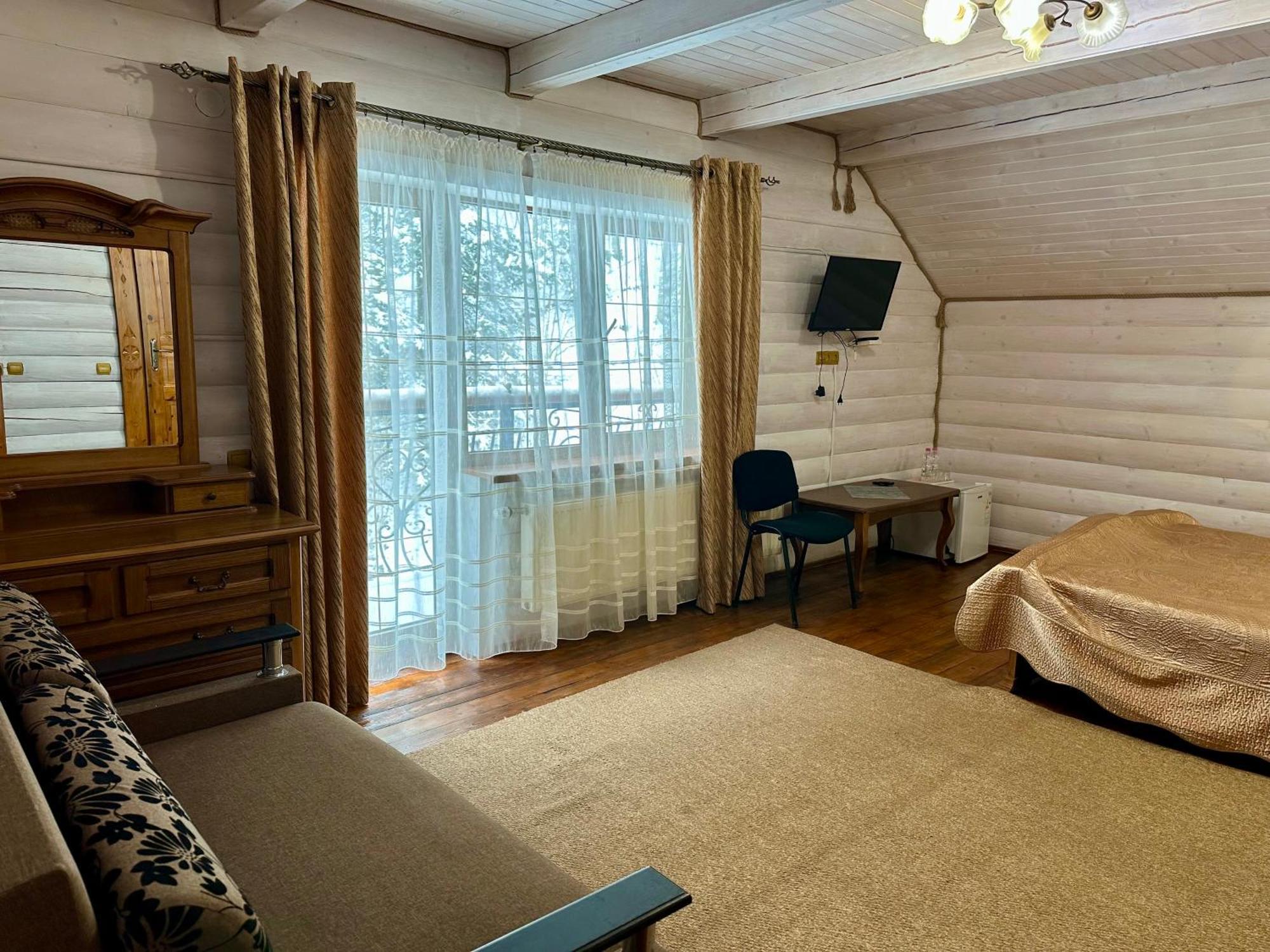 Hotel Dykyi Med Tatariv Eksteriør billede